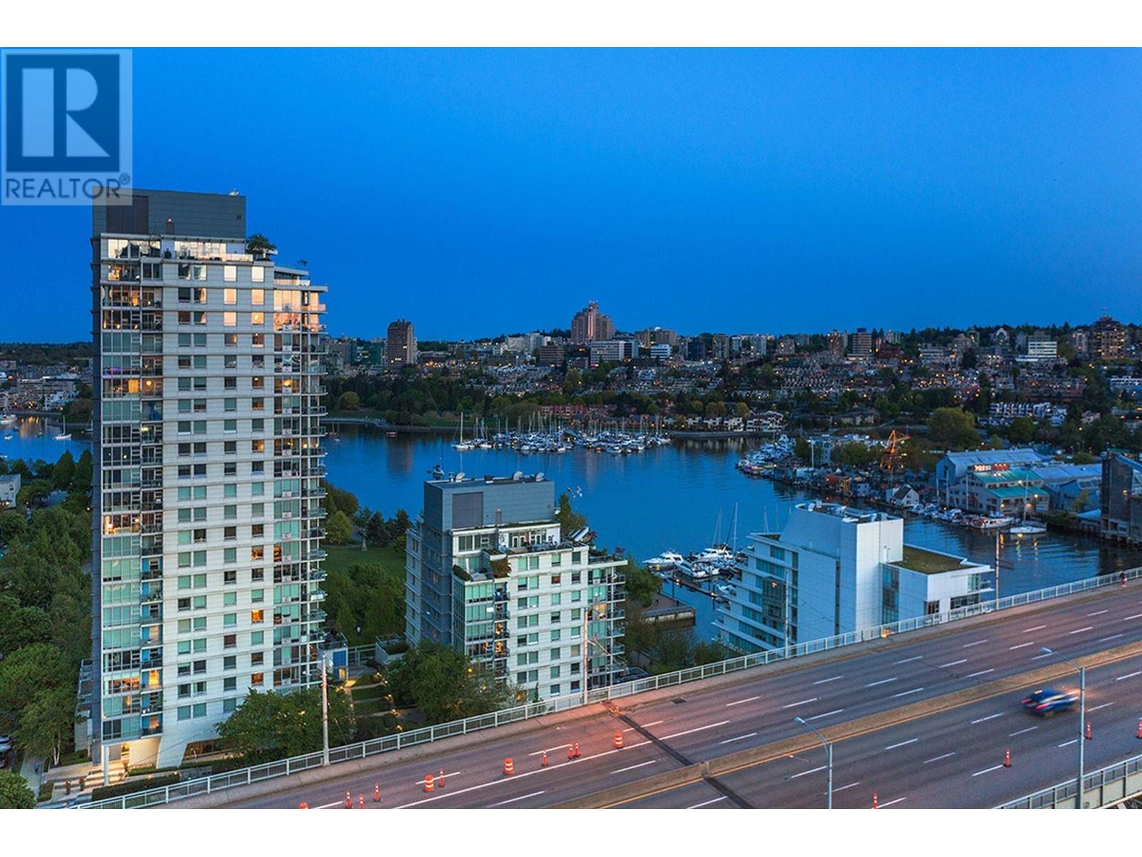 Listing Picture 23 of 40 : 2304 1500 HOWE STREET, Vancouver / 溫哥華 - 魯藝地產 Yvonne Lu Group - MLS Medallion Club Member