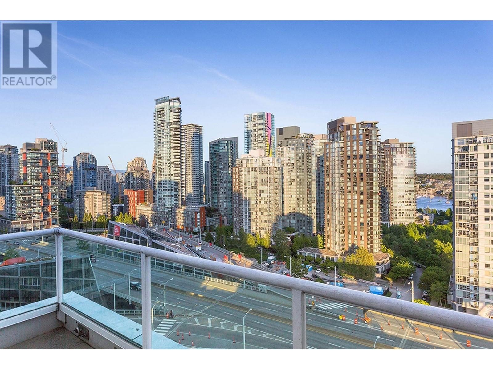 Listing Picture 37 of 40 : 2304 1500 HOWE STREET, Vancouver / 溫哥華 - 魯藝地產 Yvonne Lu Group - MLS Medallion Club Member