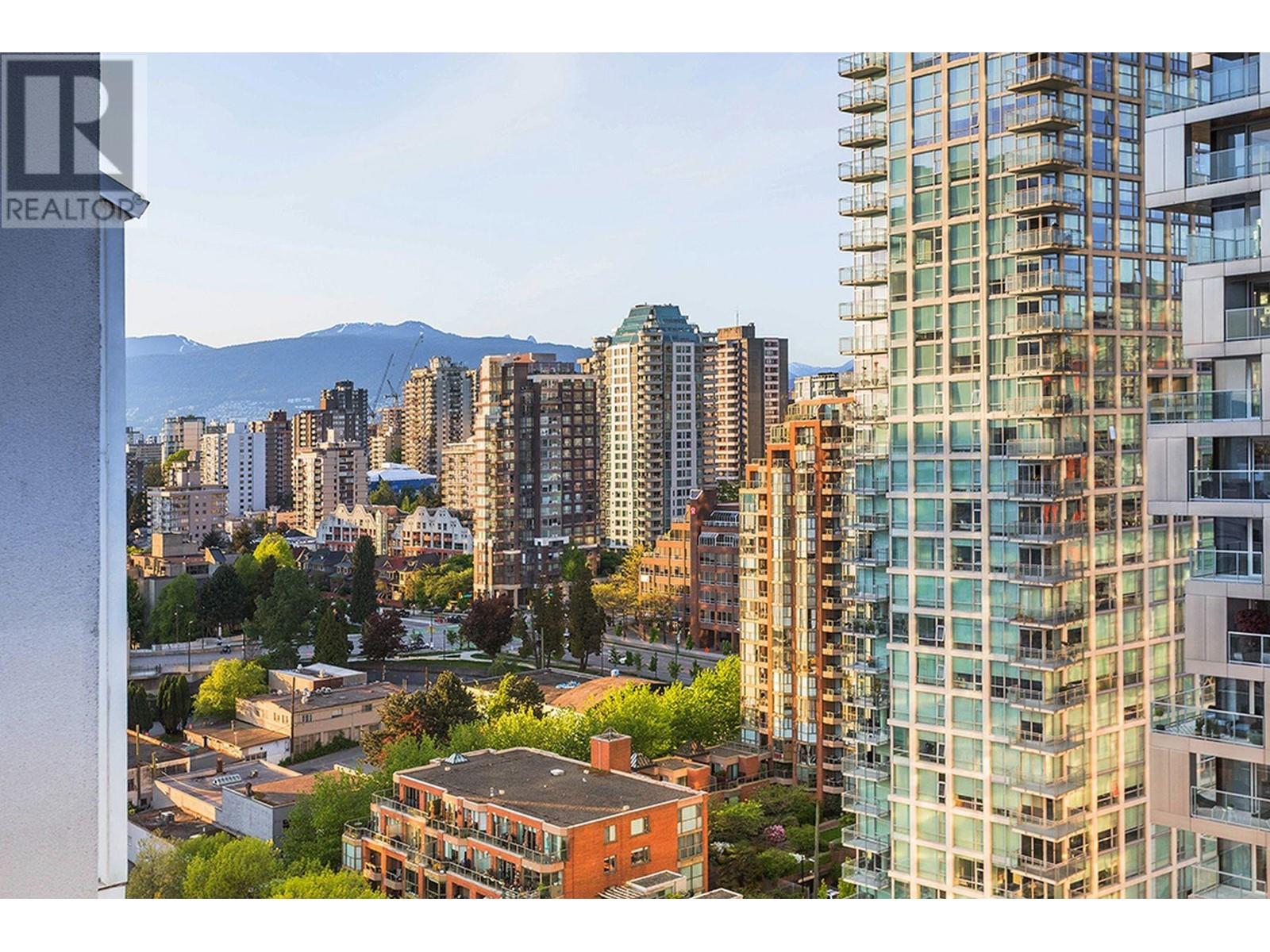 Listing Picture 40 of 40 : 2304 1500 HOWE STREET, Vancouver / 溫哥華 - 魯藝地產 Yvonne Lu Group - MLS Medallion Club Member