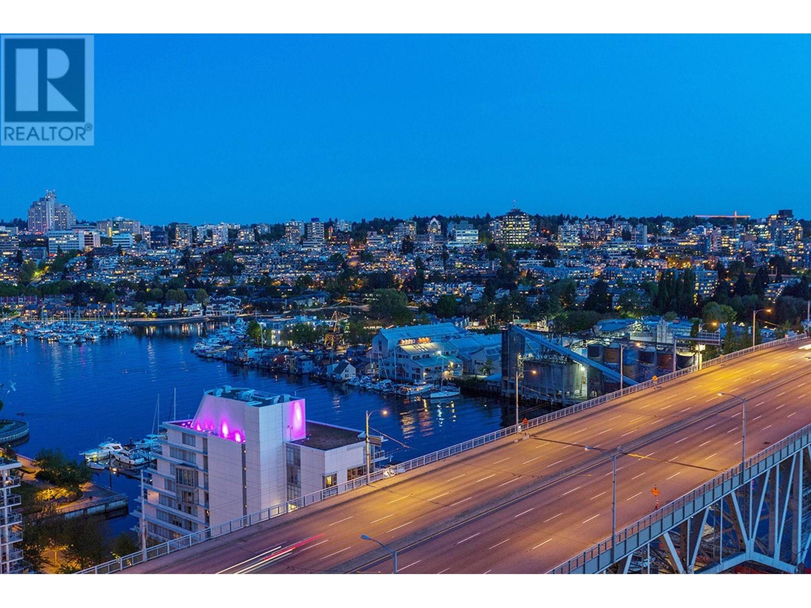 Listing Picture 33 of 40 : 2304 1500 HOWE STREET, Vancouver / 溫哥華 - 魯藝地產 Yvonne Lu Group - MLS Medallion Club Member