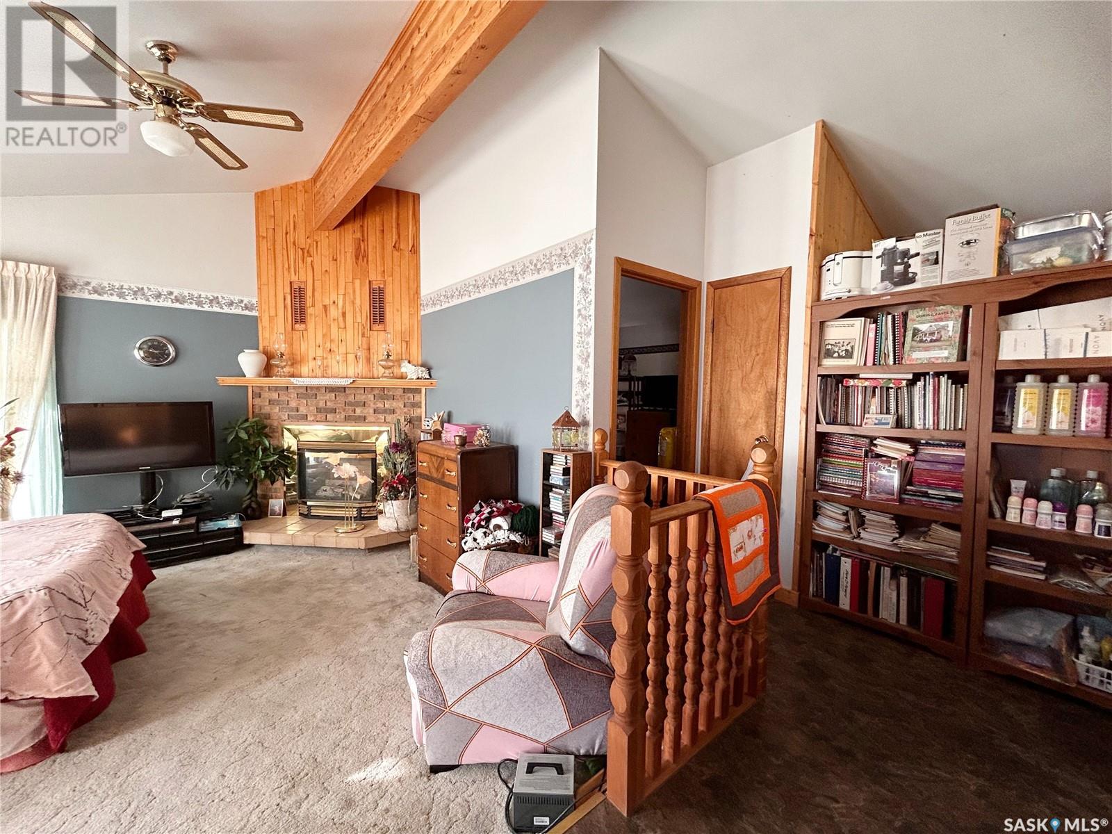 11 Warren Street, Redvers, Saskatchewan  S0C 2H0 - Photo 5 - SK986393
