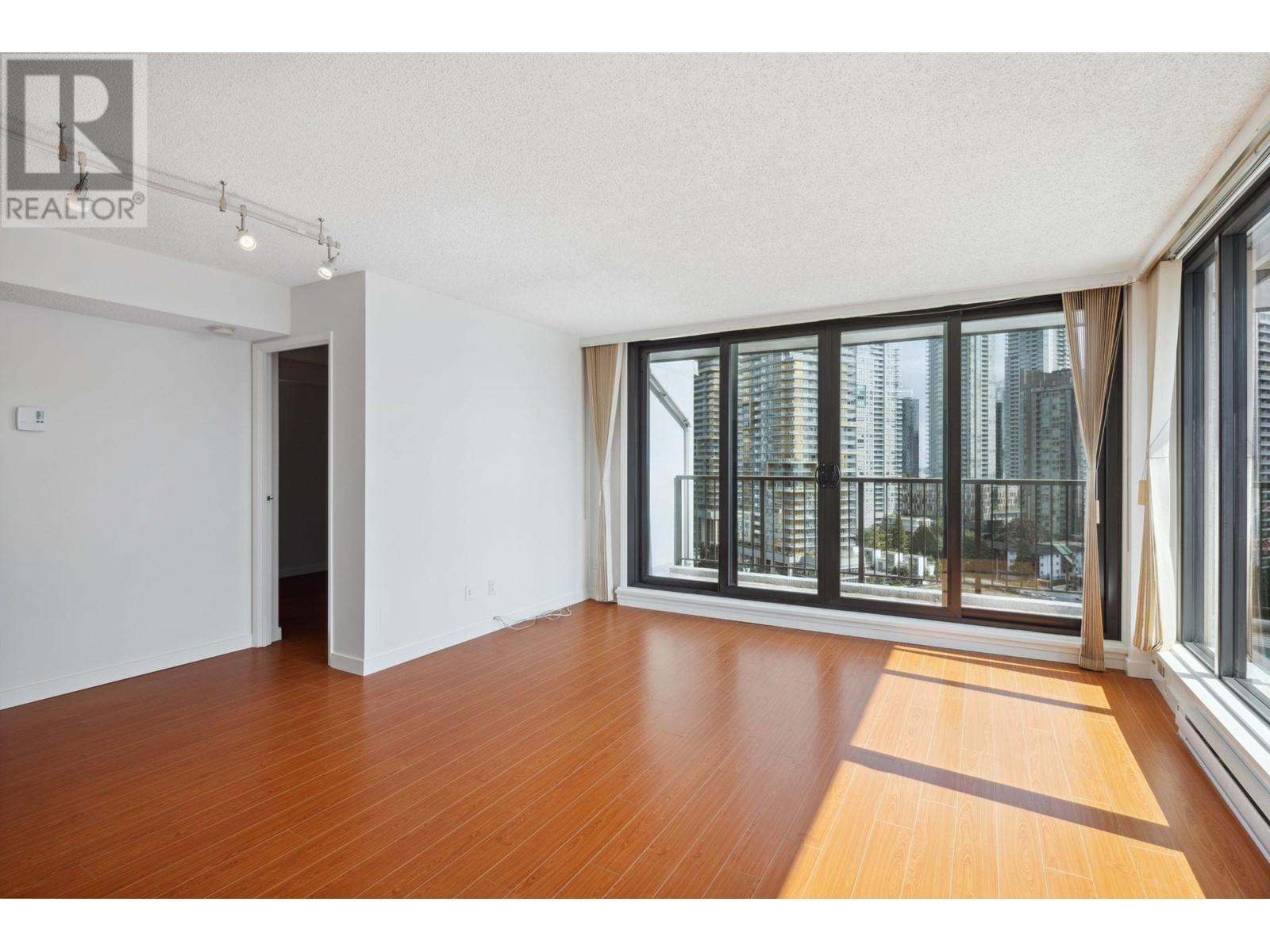 1706 6455 Willingdon Avenue, Burnaby, British Columbia  V5H 4E4 - Photo 3 - R2936603