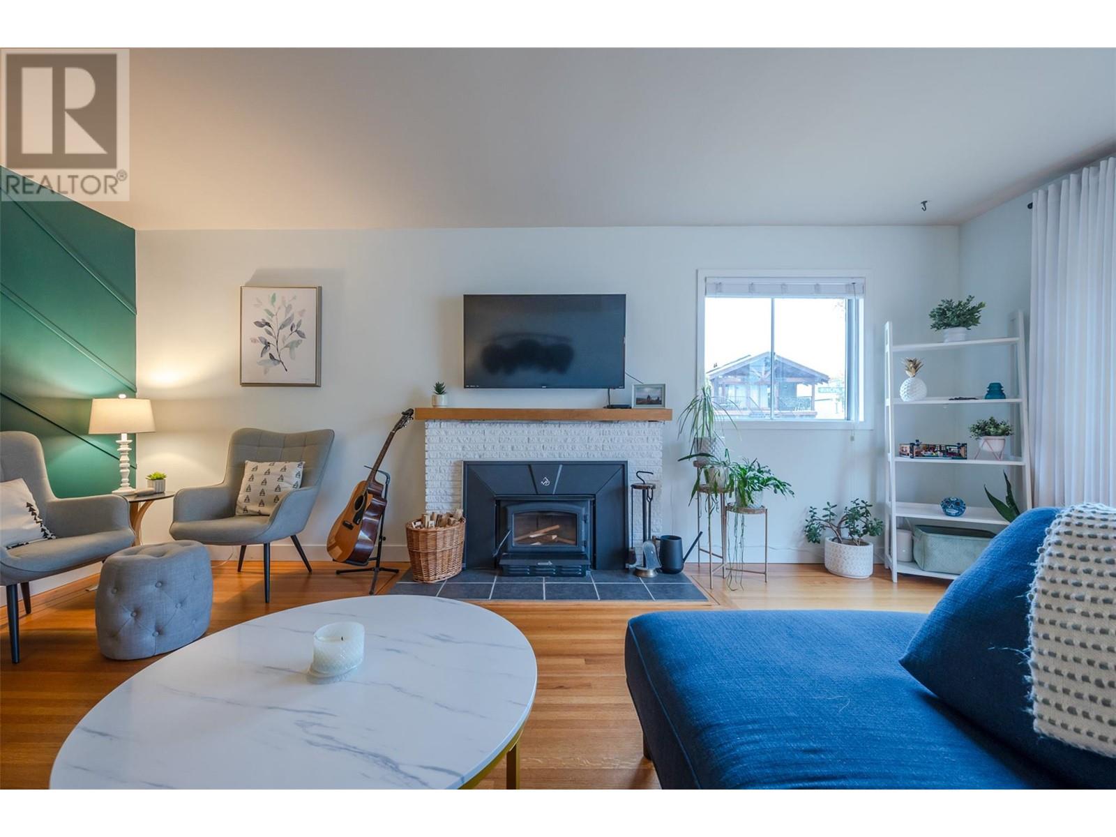 Property at 1301 BALFOUR Street image 2