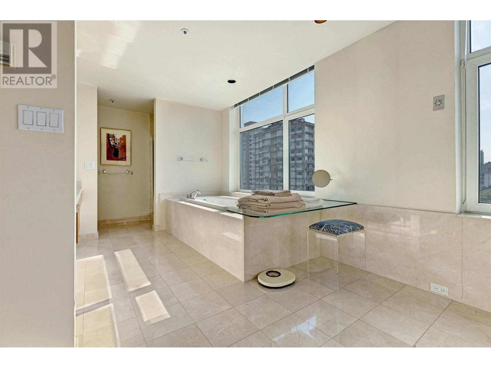 Listing Picture 23 of 40 : 1600 1919 BEACH AVENUE, Vancouver / 溫哥華 - 魯藝地產 Yvonne Lu Group - MLS Medallion Club Member