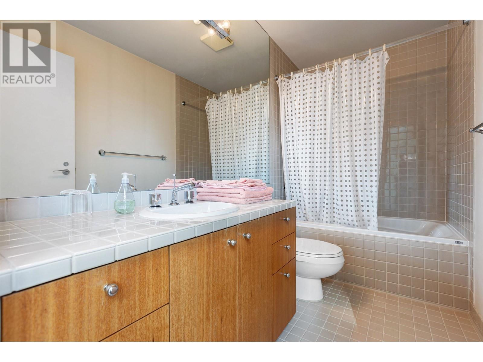 Listing Picture 27 of 40 : 1600 1919 BEACH AVENUE, Vancouver / 溫哥華 - 魯藝地產 Yvonne Lu Group - MLS Medallion Club Member