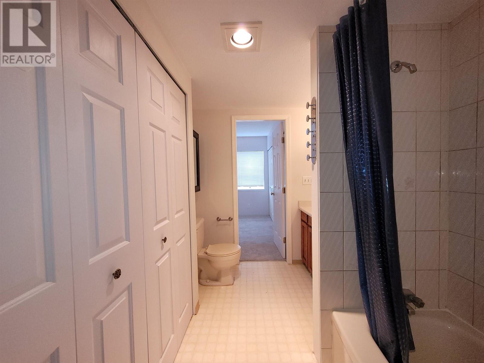 104 2050 COQUITLAM AVENUE, Port Coquitlam, British Columbia One