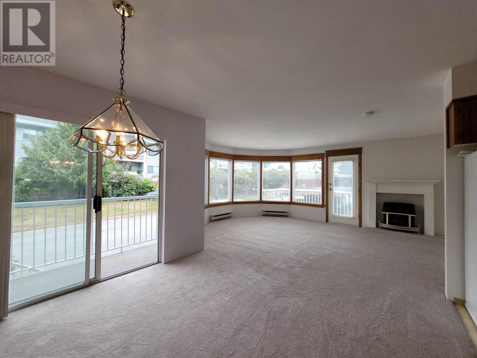 104 2050 COQUITLAM AVENUE, Port Coquitlam, British Columbia One