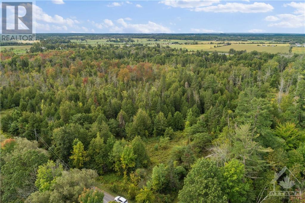 4825 CANON SMITH DRIVE, Fitzroy Harbour, Ontario One Percent Realty