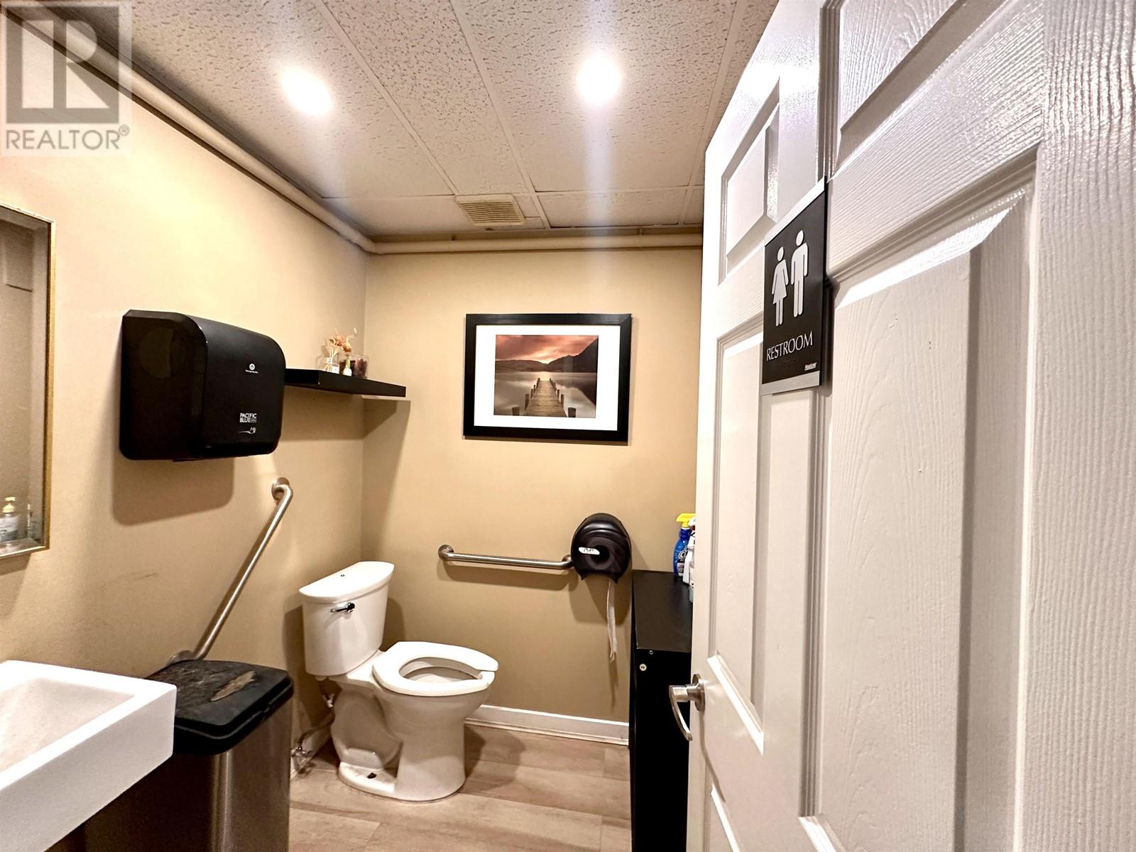 121 W Broadway, Vancouver, British Columbia  V5Y 1P4 - Photo 12 - C8063790