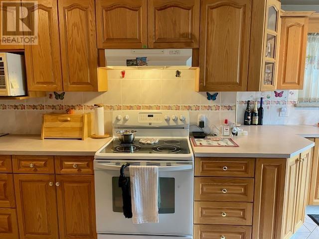 Listing Picture 3 of 5 : 3168 16TH AVENUE, Vancouver / 溫哥華 - 魯藝地產 Yvonne Lu Group - MLS Medallion Club Member