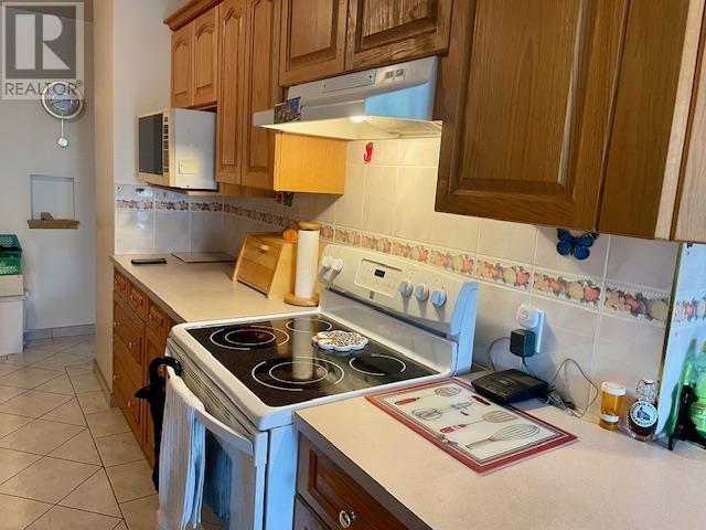 Listing Picture 4 of 5 : 3168 16TH AVENUE, Vancouver / 溫哥華 - 魯藝地產 Yvonne Lu Group - MLS Medallion Club Member