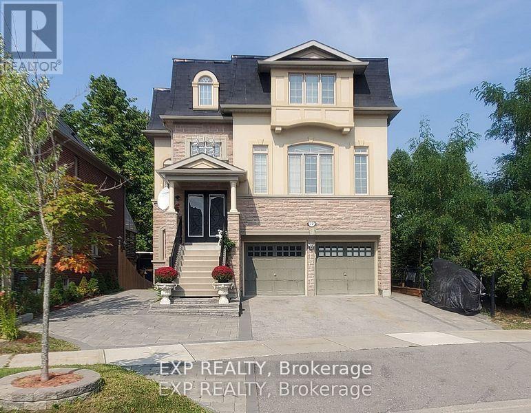 72 Headwater Crescent, Richmond Hill, Ontario  L4C 0T2 - Photo 2 - N9417379