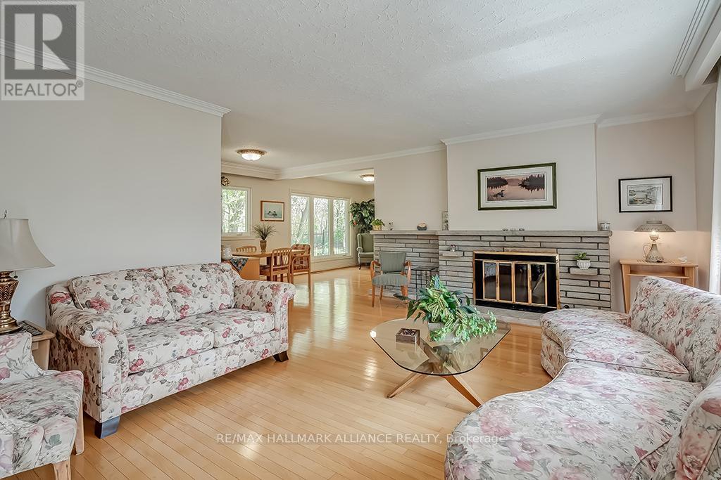 141 Woodhaven Park Drive, Oakville, Ontario  L6L 4K4 - Photo 8 - W9417342