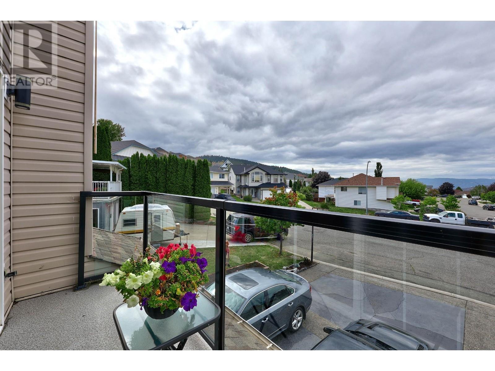 829 Dunrobin  Drive, Kamloops, British Columbia  V2H 1T7 - Photo 10 - 181435