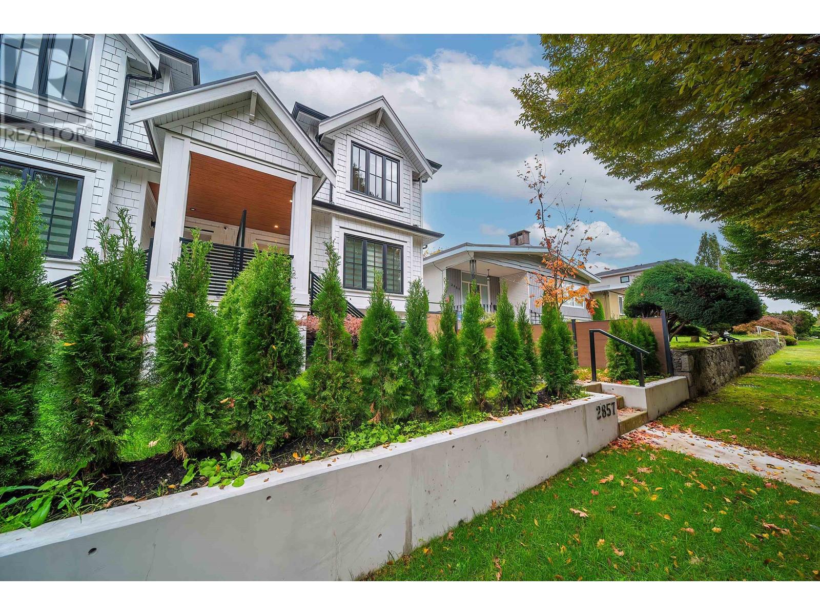 2855 Rosemont Drive, Vancouver, British Columbia  V5S 2C6 - Photo 2 - R2936926