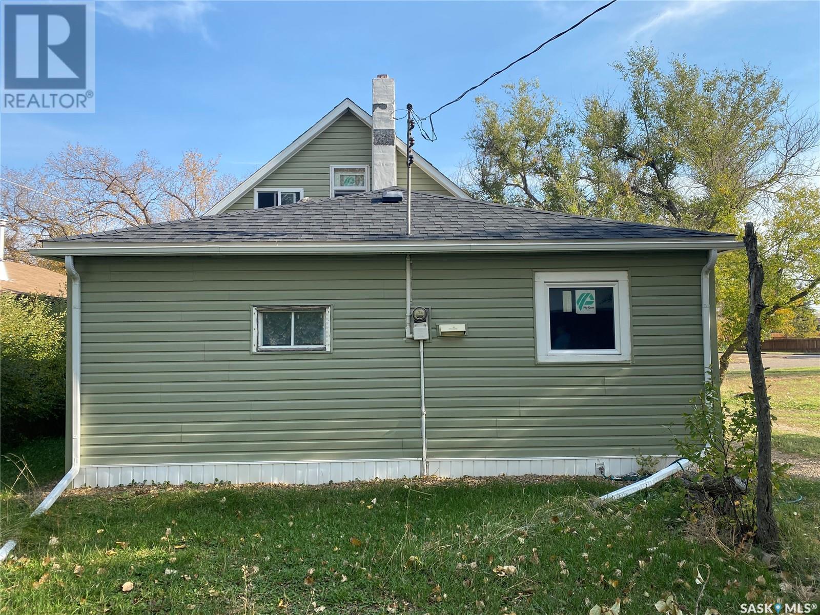 132 2nd Street E, Ponteix, Saskatchewan  S0N 1Z0 - Photo 14 - SK986464