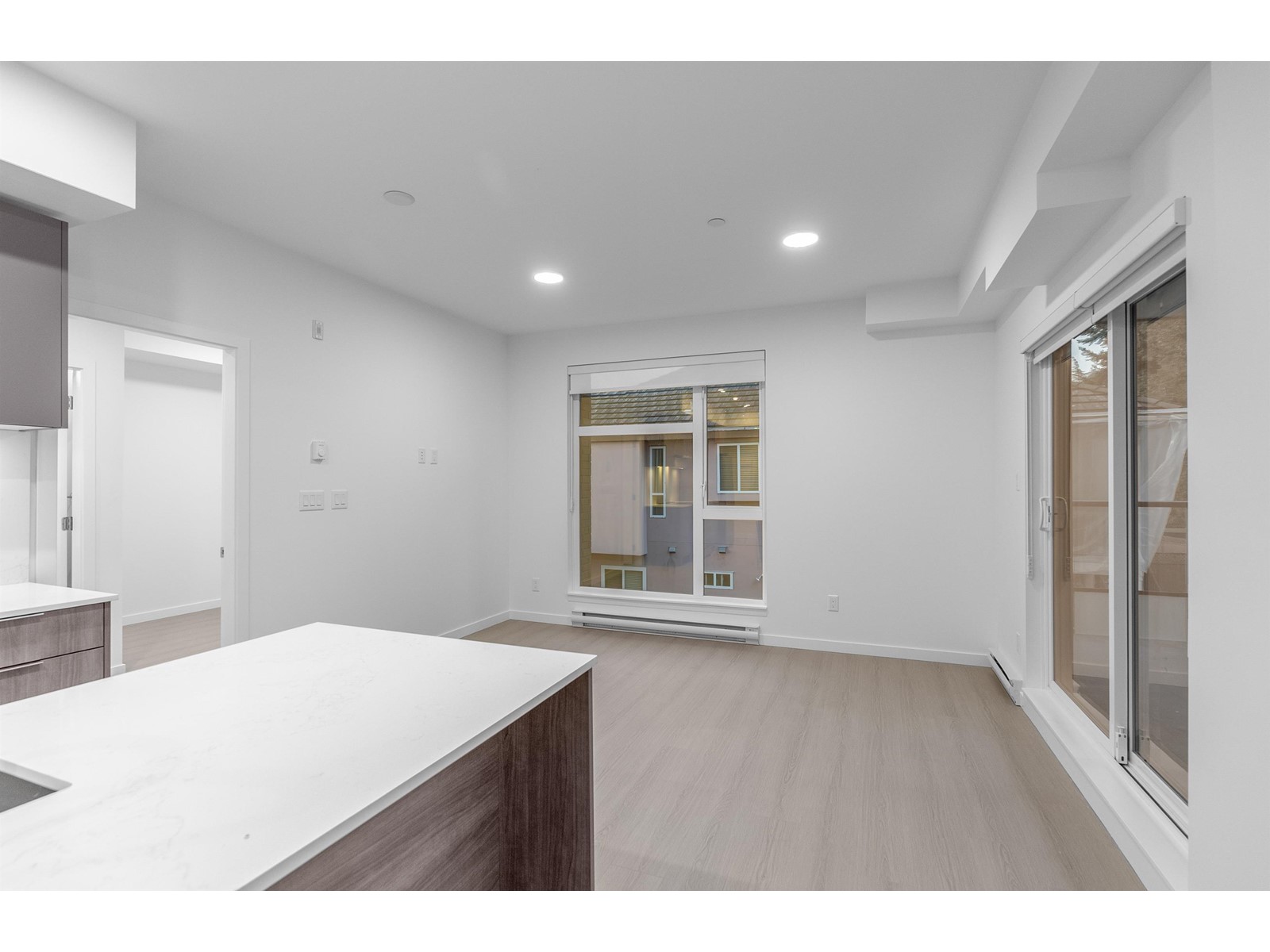 W202 10828 139a Street, Surrey, British Columbia  V3R 0H3 - Photo 11 - R2935491