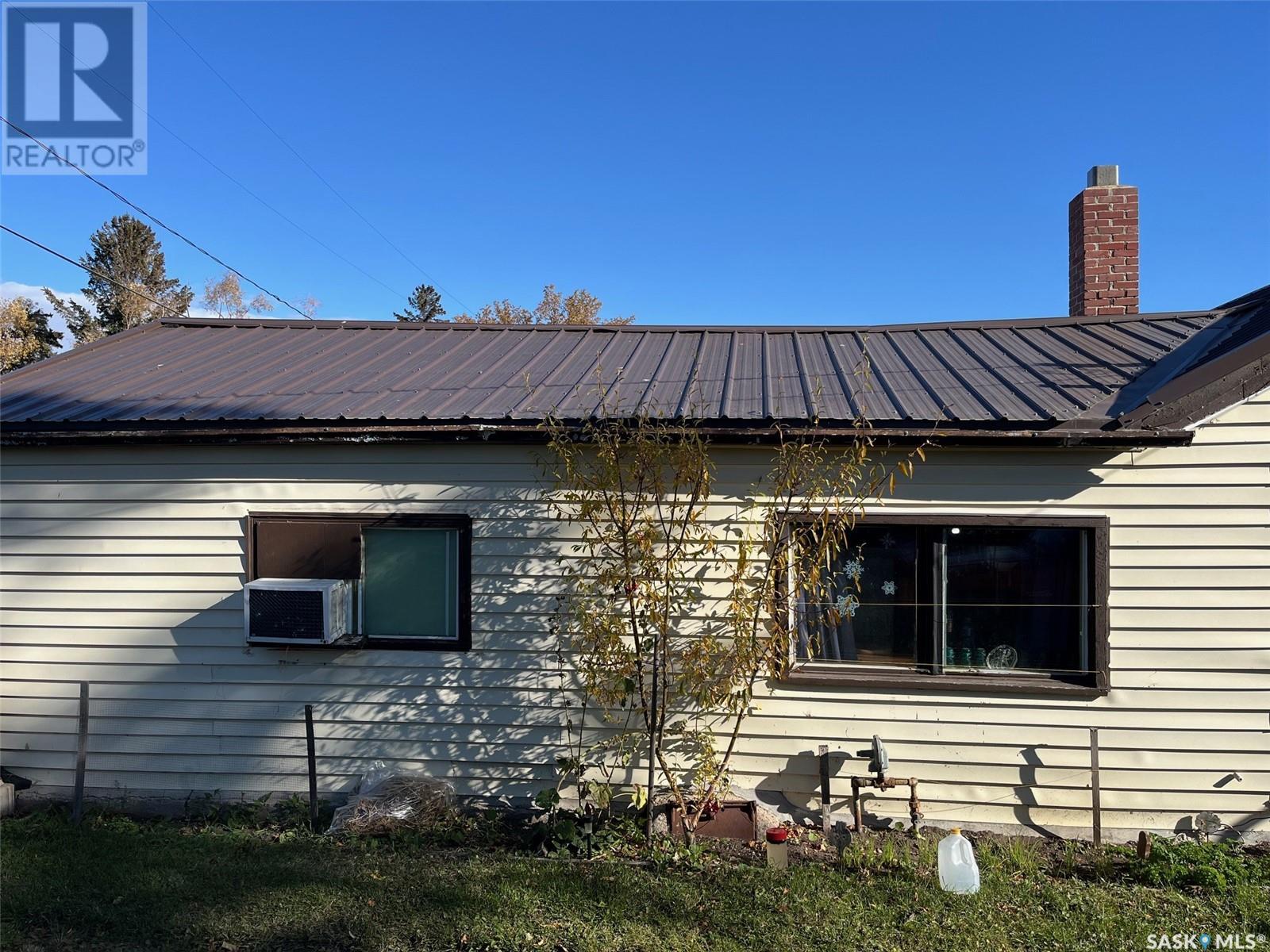 202 3rd Avenue, Young, Saskatchewan  S0K 4Y0 - Photo 6 - SK986437