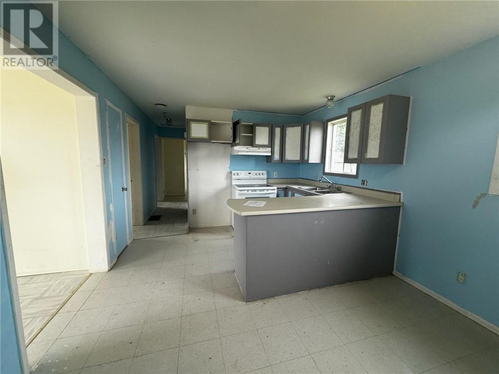 9 St. Joseph, Opasatika, Ontario  P0L 1Z0 - Photo 10 - 2119603