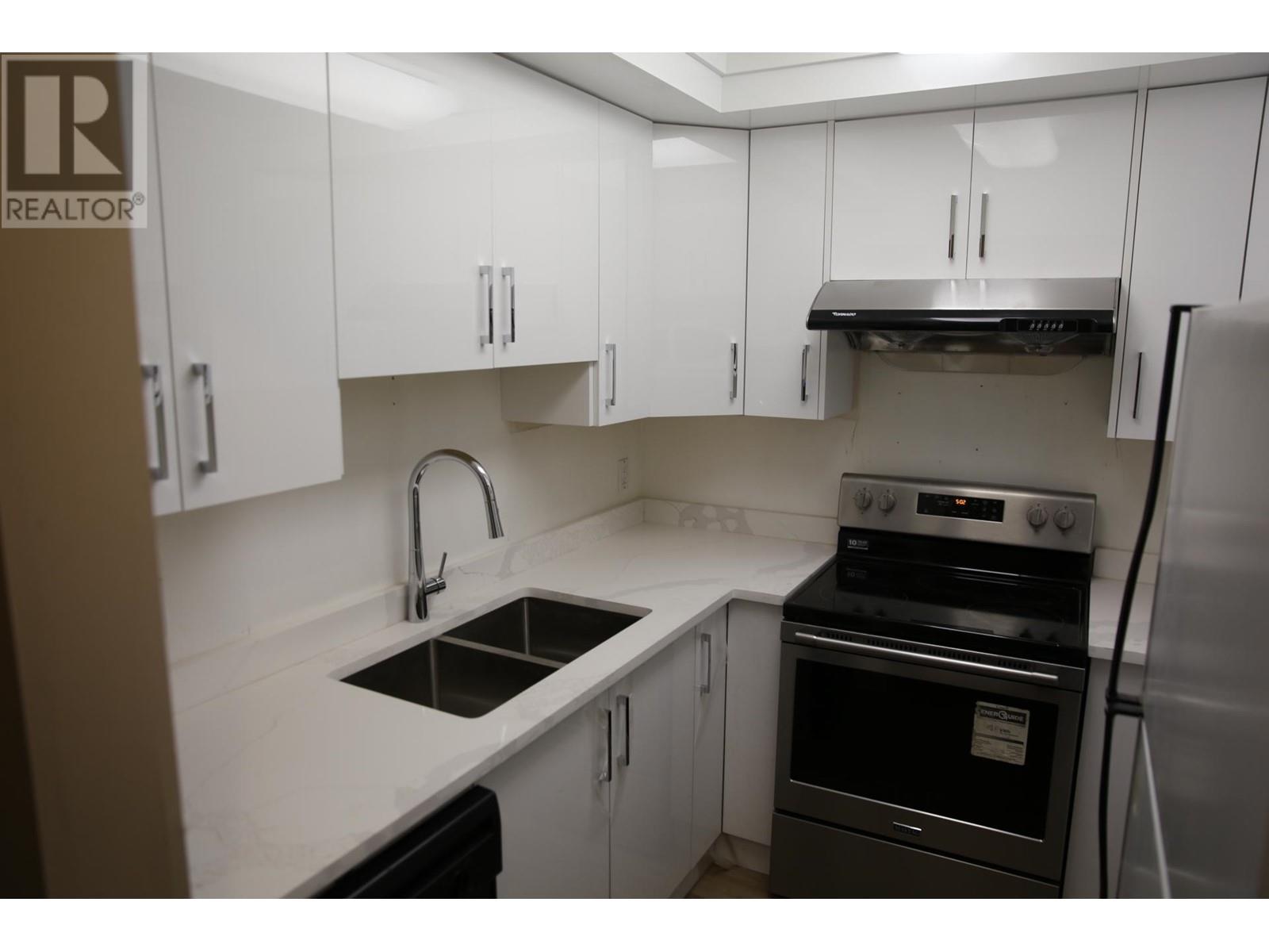 208-1160 HUGH ALLAN DRIVE, kamloops, British Columbia