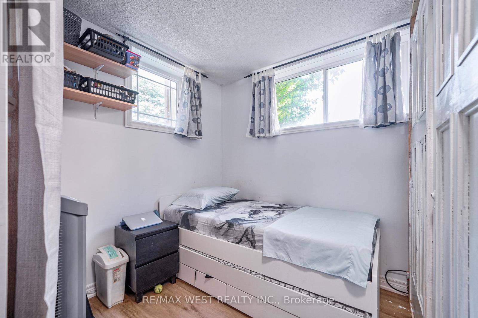 135 Homestead Road, Toronto, Ontario  M1E 3S1 - Photo 17 - E9392574