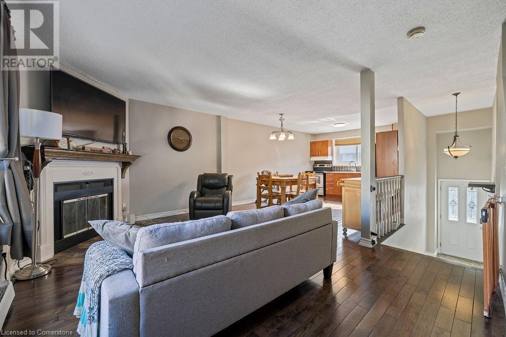 51 CAROGA Court Unit# 10, Hamilton, Ontario