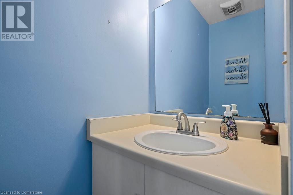51 Caroga Court Unit# 10, Hamilton, Ontario  L9C 7C2 - Photo 8 - 40660874