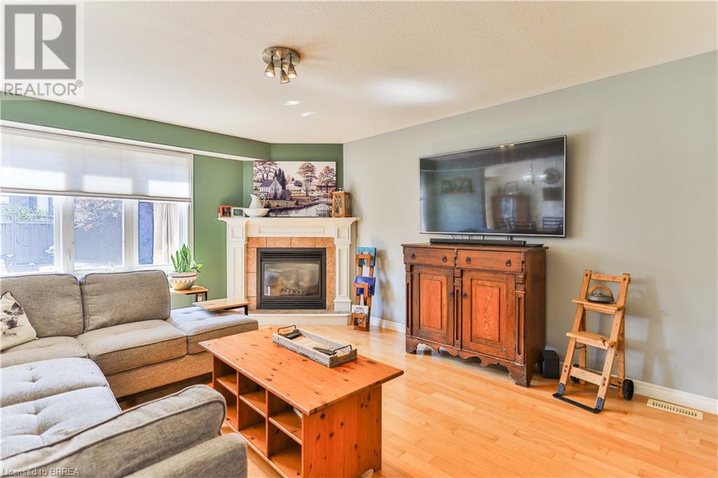 29 Fisher Street, Brantford, Ontario  N3T 0B3 - Photo 8 - 40640578