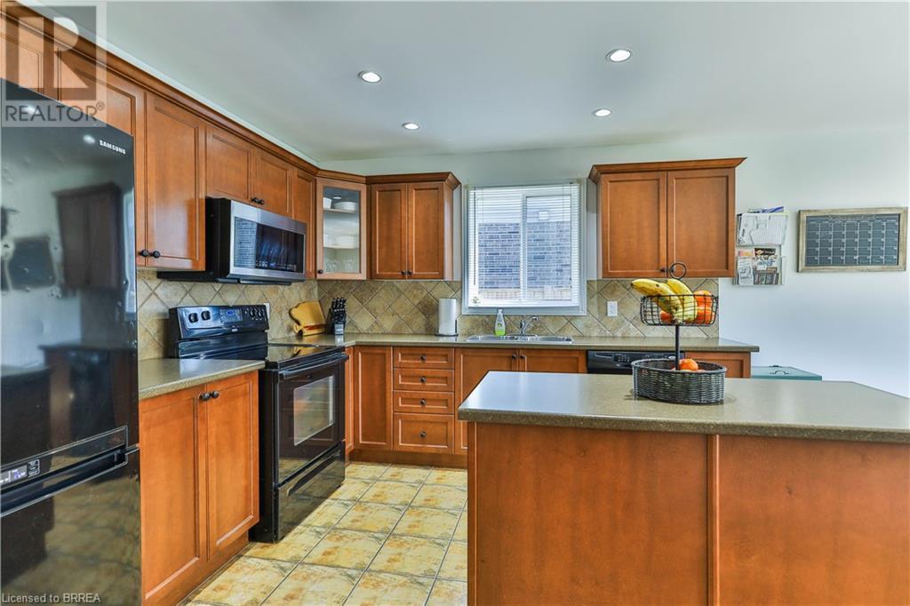 29 Fisher Street, Brantford, Ontario  N3T 0B3 - Photo 13 - 40640578