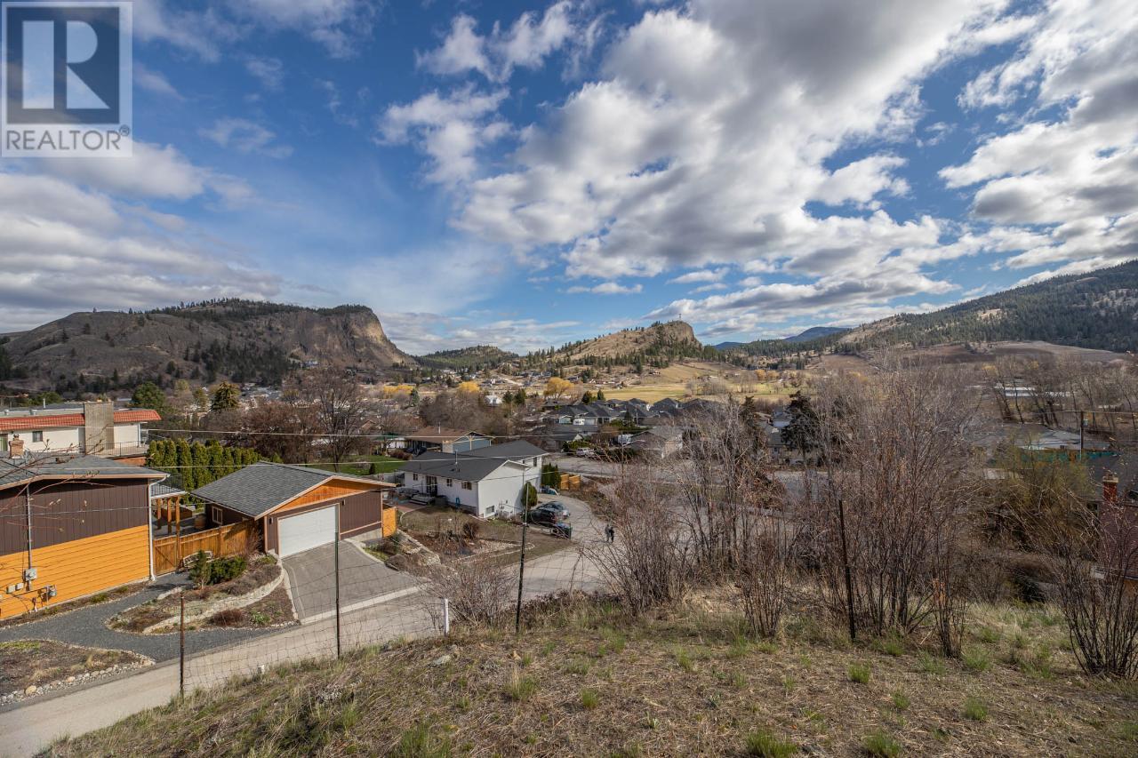 12402 Blagborne Avenue, Summerland, British Columbia  V0H 1Z8 - Photo 2 - 10326469