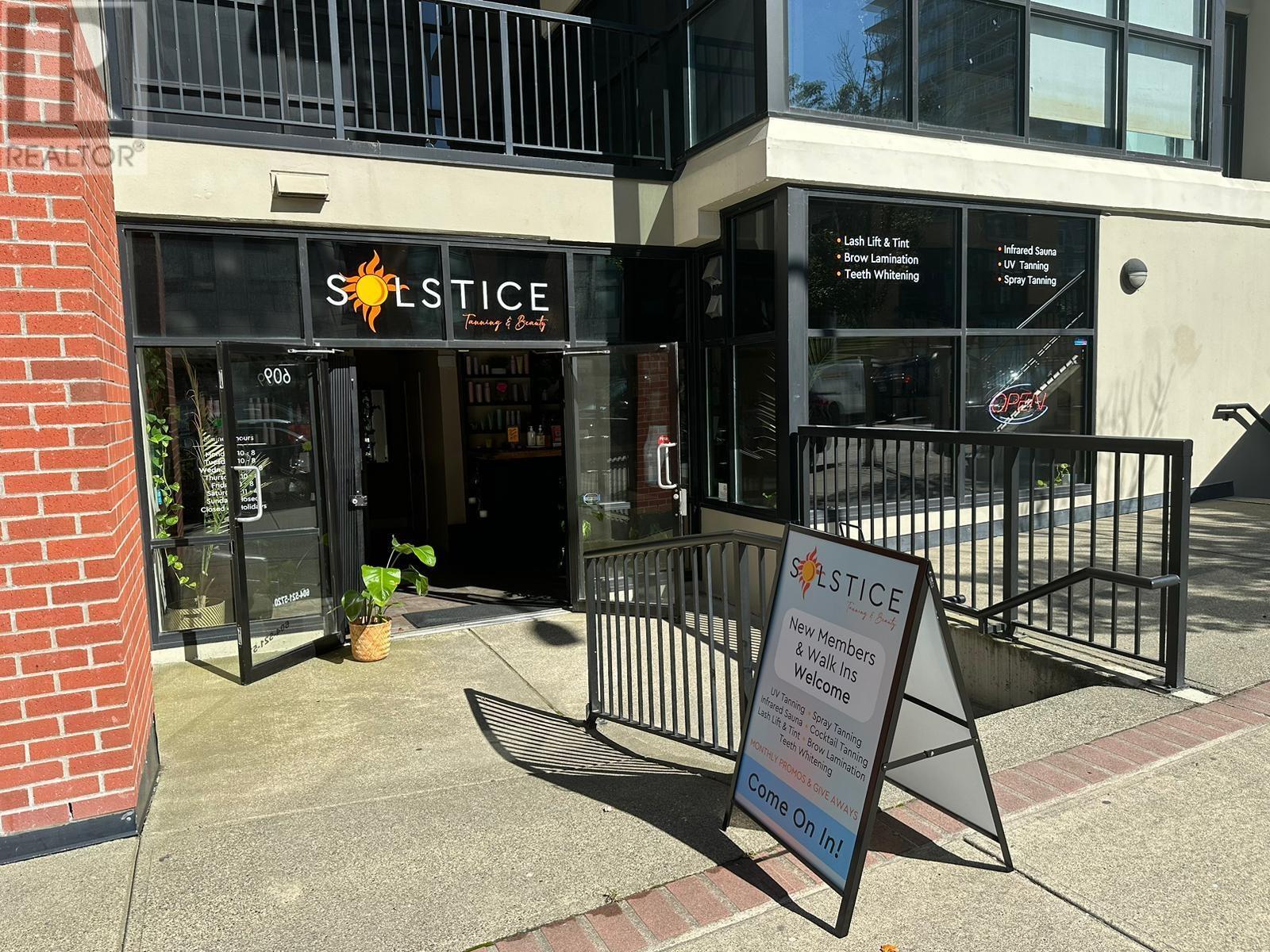 609 Carnarvon Street, New Westminster, British Columbia  V3M 1E3 - Photo 1 - C8063857