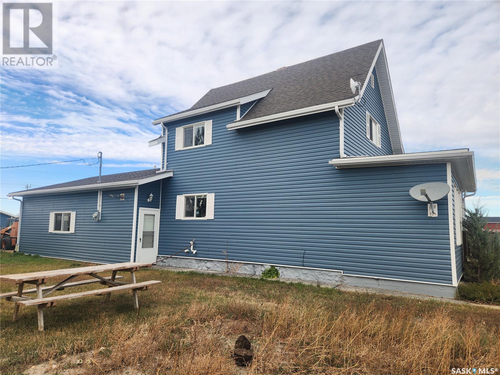 10 Danton Street, Tribune, Saskatchewan  S0C 2M0 - Photo 41 - SK986459