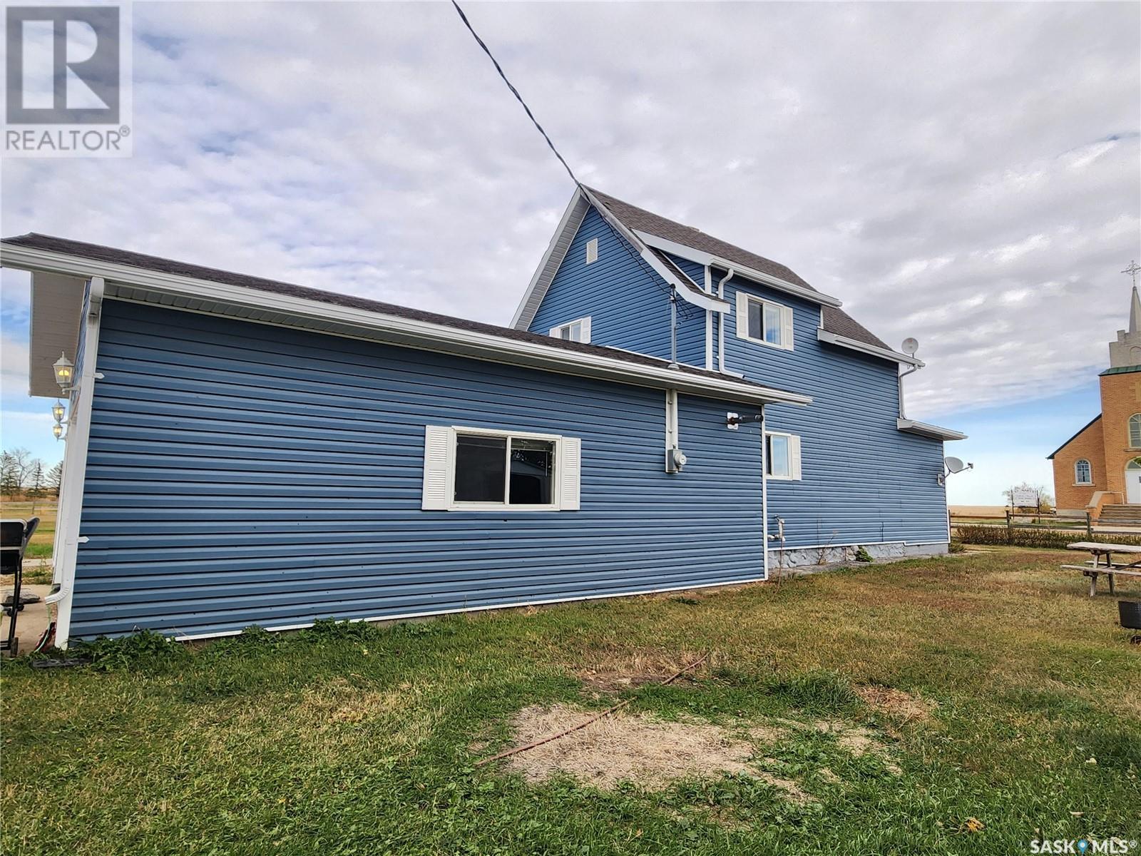 10 Danton Street, Tribune, Saskatchewan  S0C 2M0 - Photo 42 - SK986459