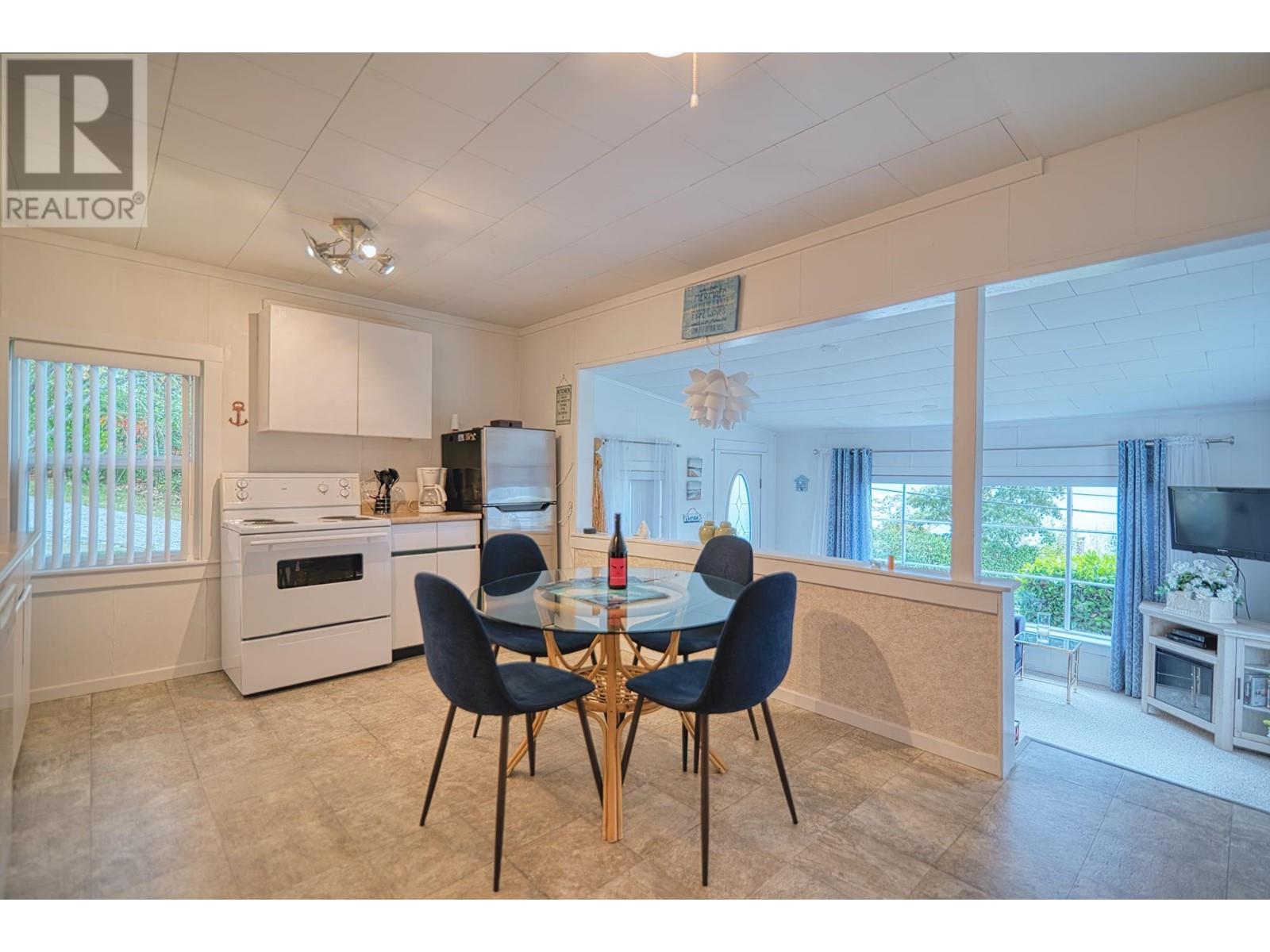 5218 Sunshine Coast Highway, Sechelt, British Columbia  V7Z 0C1 - Photo 10 - R2937119