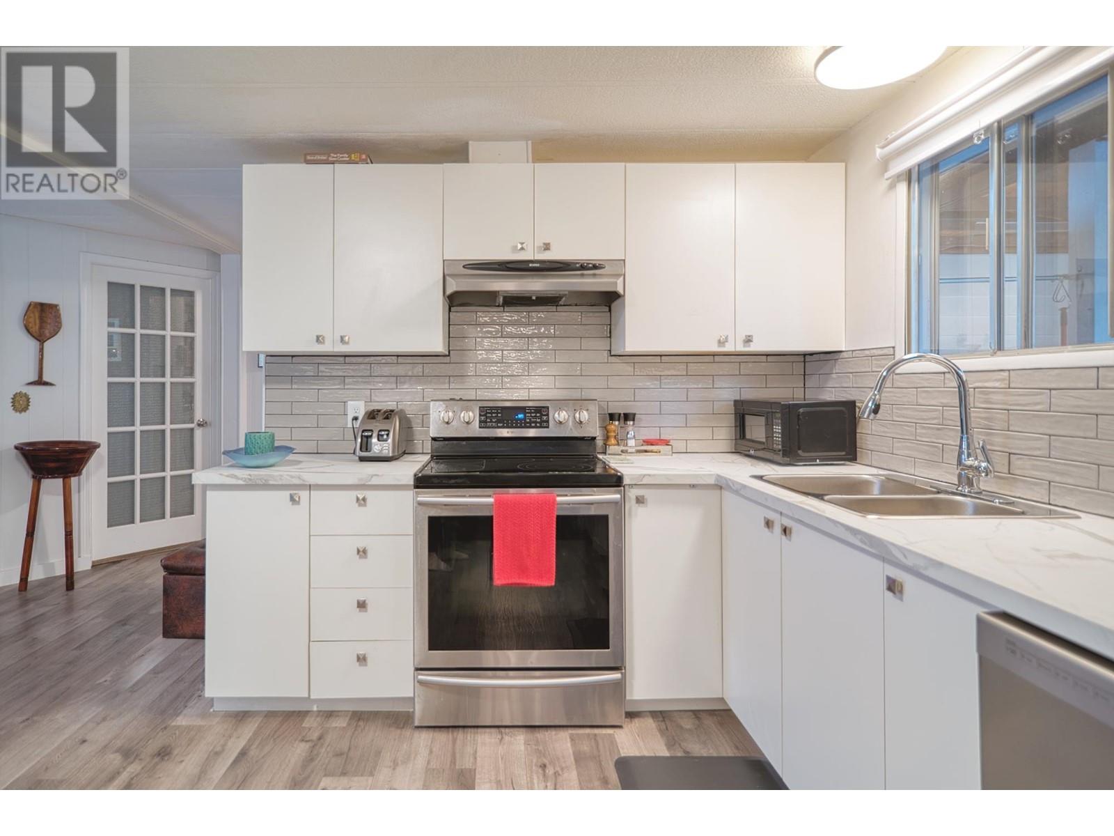 5218 Sunshine Coast Highway, Sechelt, British Columbia  V7Z 0C1 - Photo 17 - R2937119