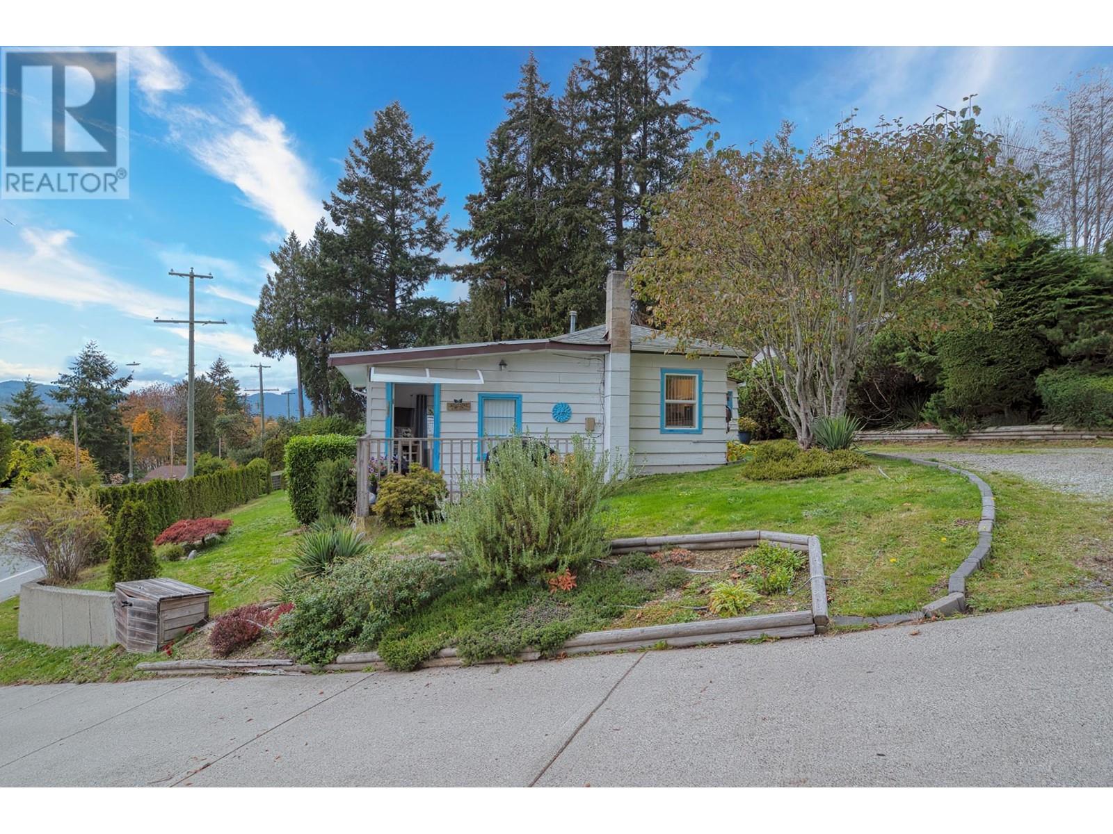 5218 Sunshine Coast Highway, Sechelt, British Columbia  V7Z 0C1 - Photo 3 - R2937119