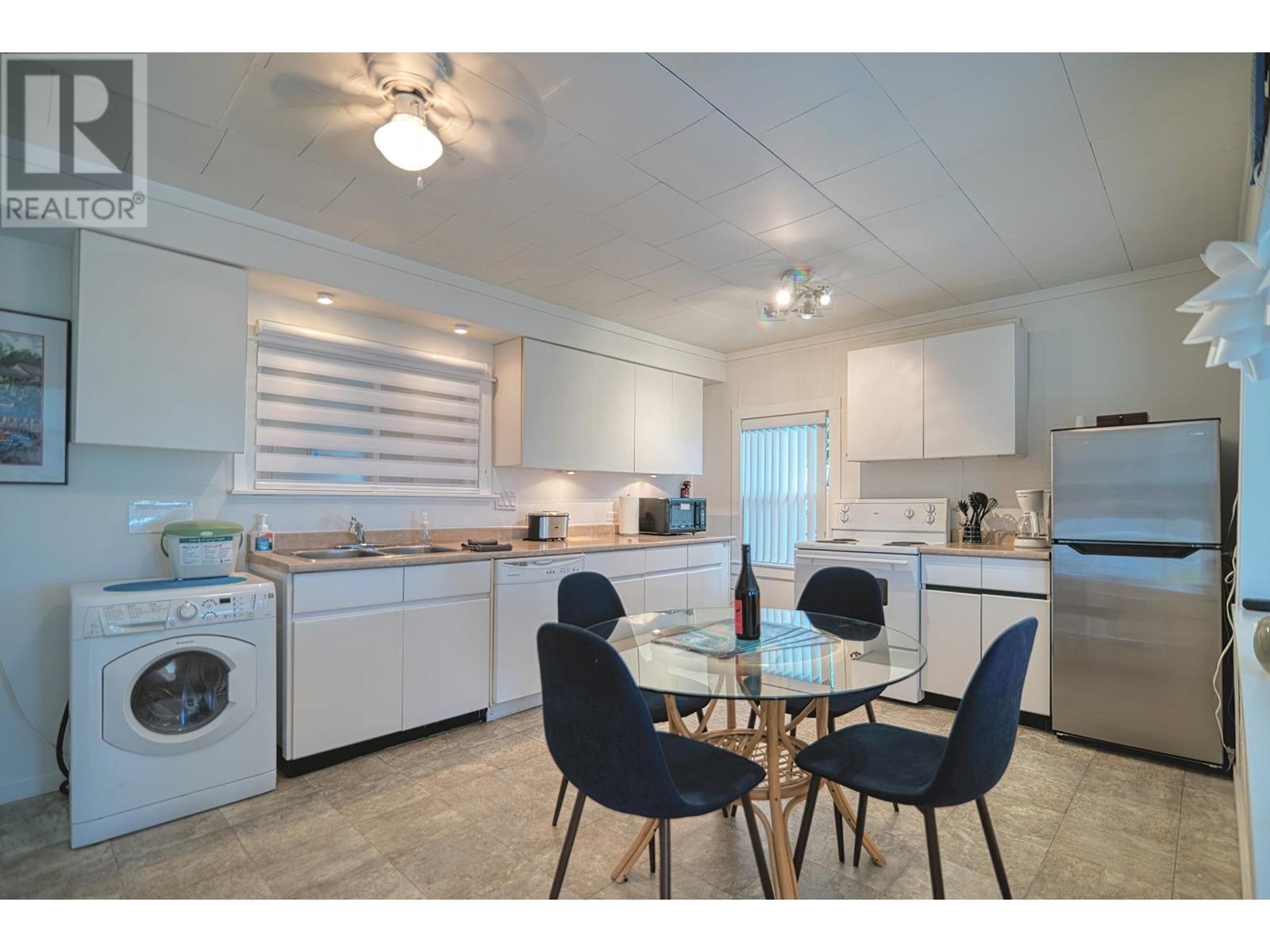 5218 Sunshine Coast Highway, Sechelt, British Columbia  V7Z 0C1 - Photo 9 - R2937119
