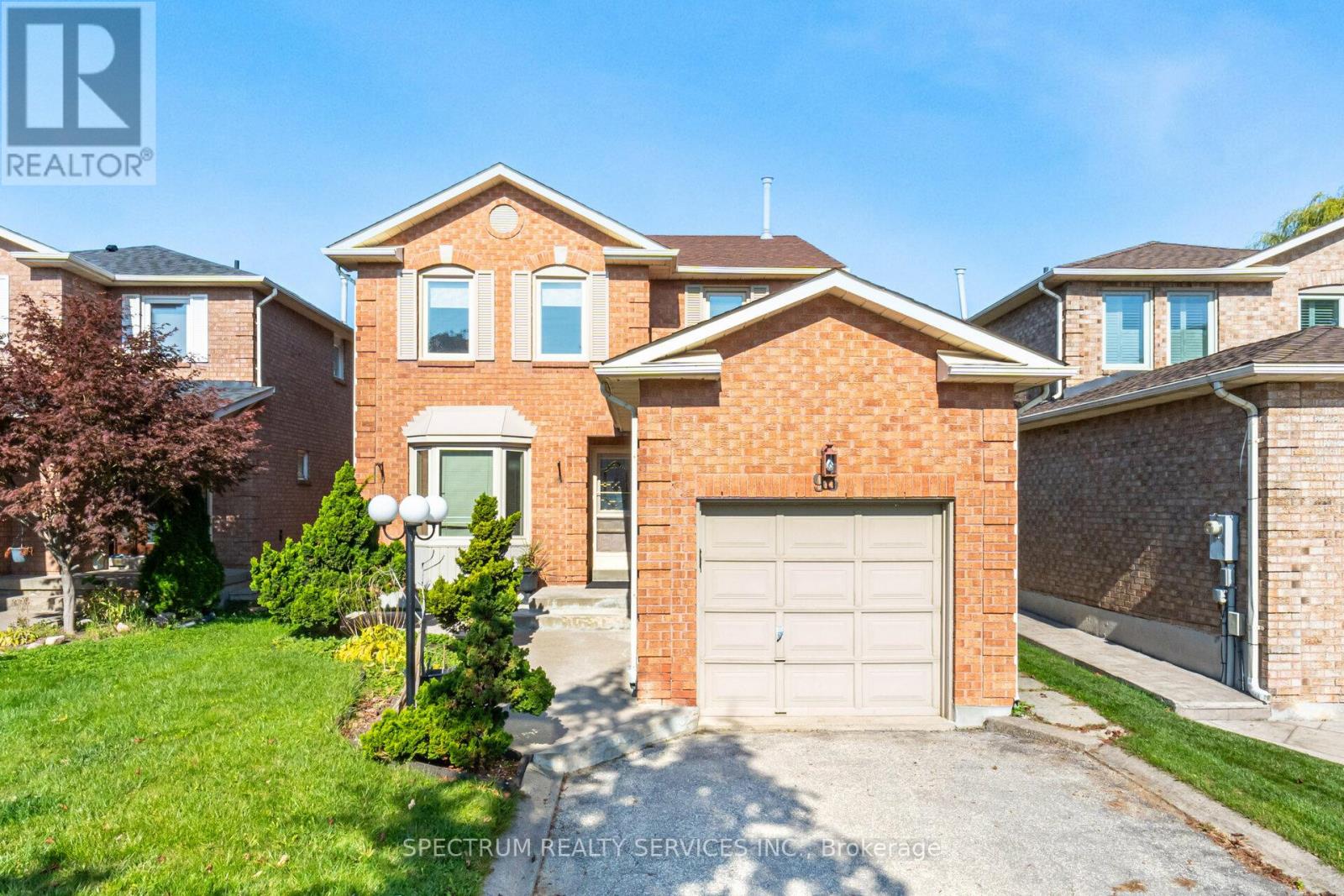 93 ARDWELL CRESCENT, vaughan (maple), Ontario