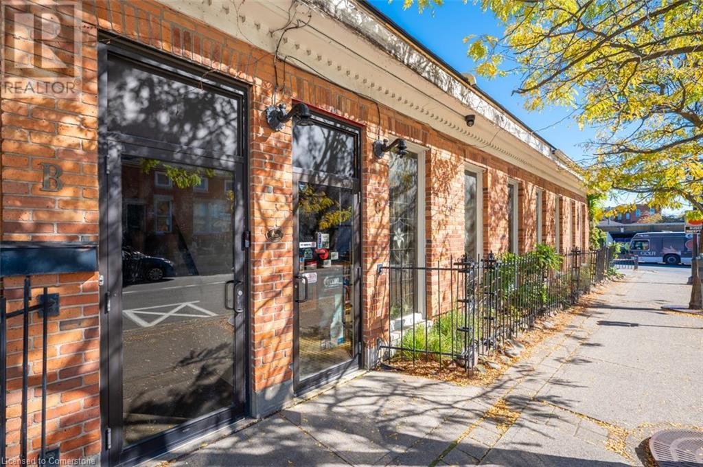 22 Academy Street, St. Catharines, Ontario  L2R 4Z6 - Photo 5 - 40655579