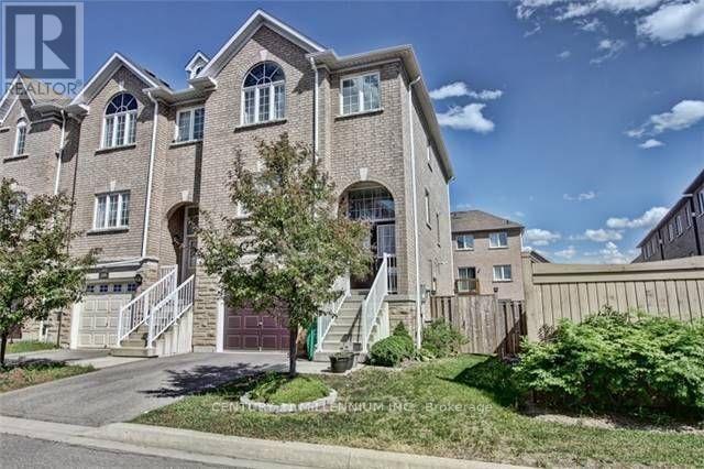 730 Horning Street, Mississauga (Hurontario), Ontario  L5R 0B3 - Photo 1 - W9418453