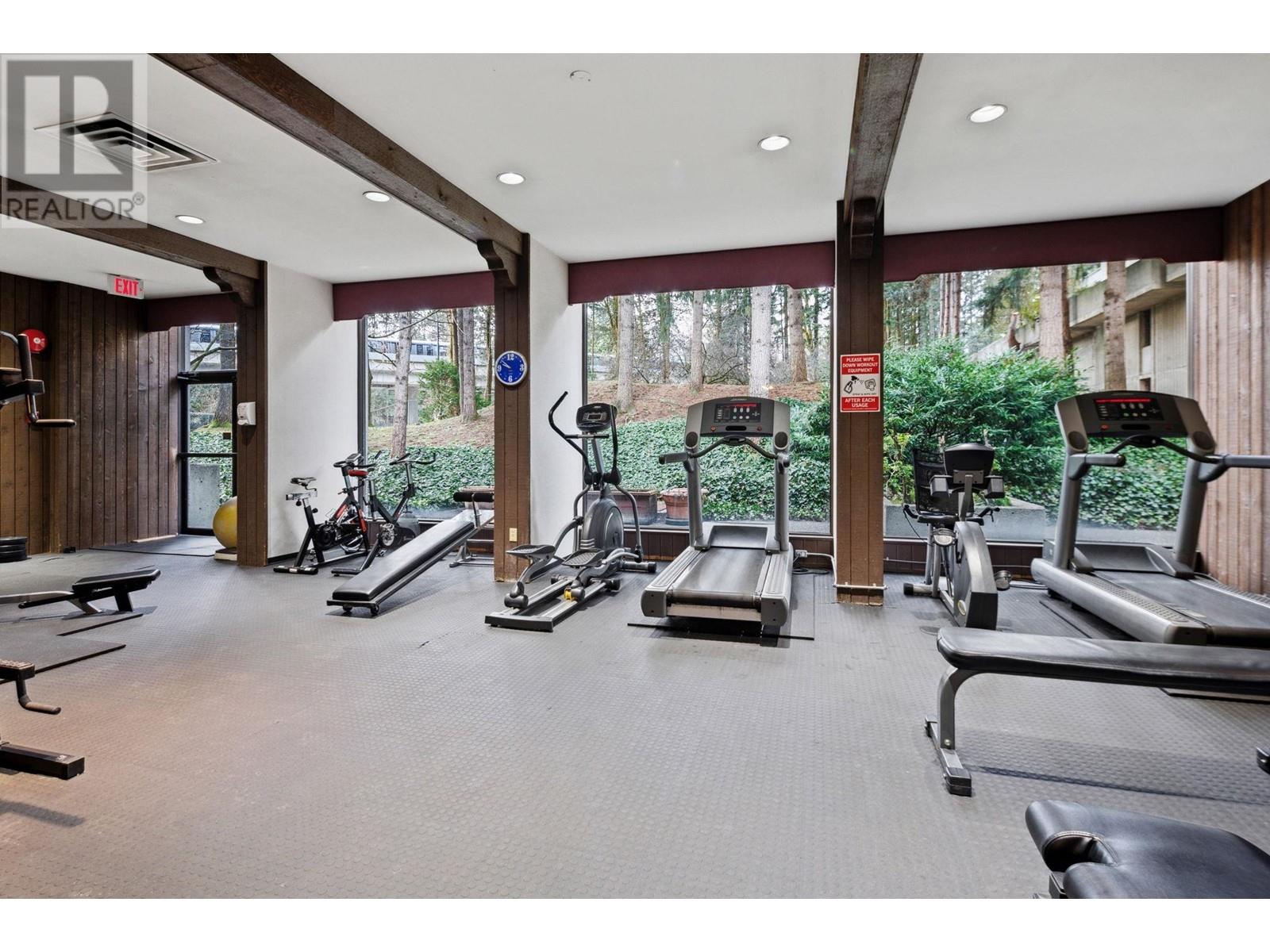 Listing Picture 16 of 18 : 2103 3737 BARTLETT COURT, Burnaby / 本拿比 - 魯藝地產 Yvonne Lu Group - MLS Medallion Club Member