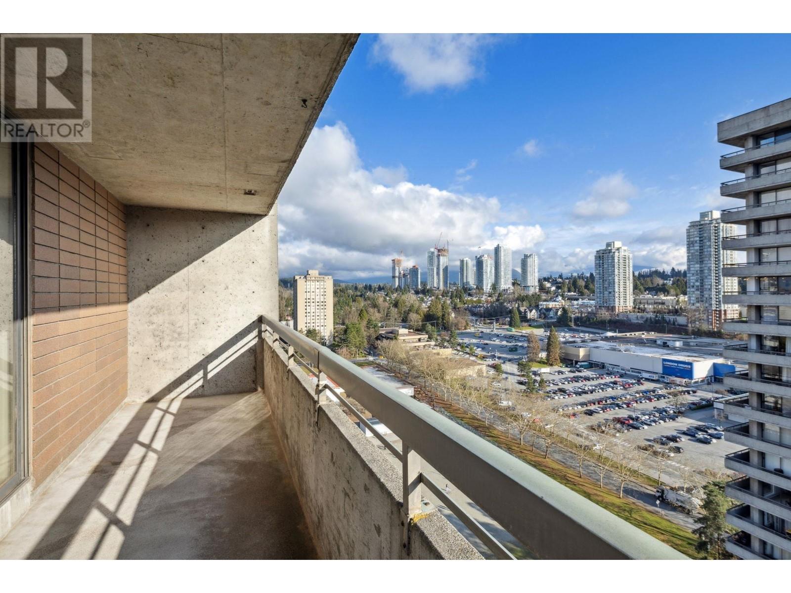 Listing Picture 13 of 18 : 2103 3737 BARTLETT COURT, Burnaby / 本拿比 - 魯藝地產 Yvonne Lu Group - MLS Medallion Club Member