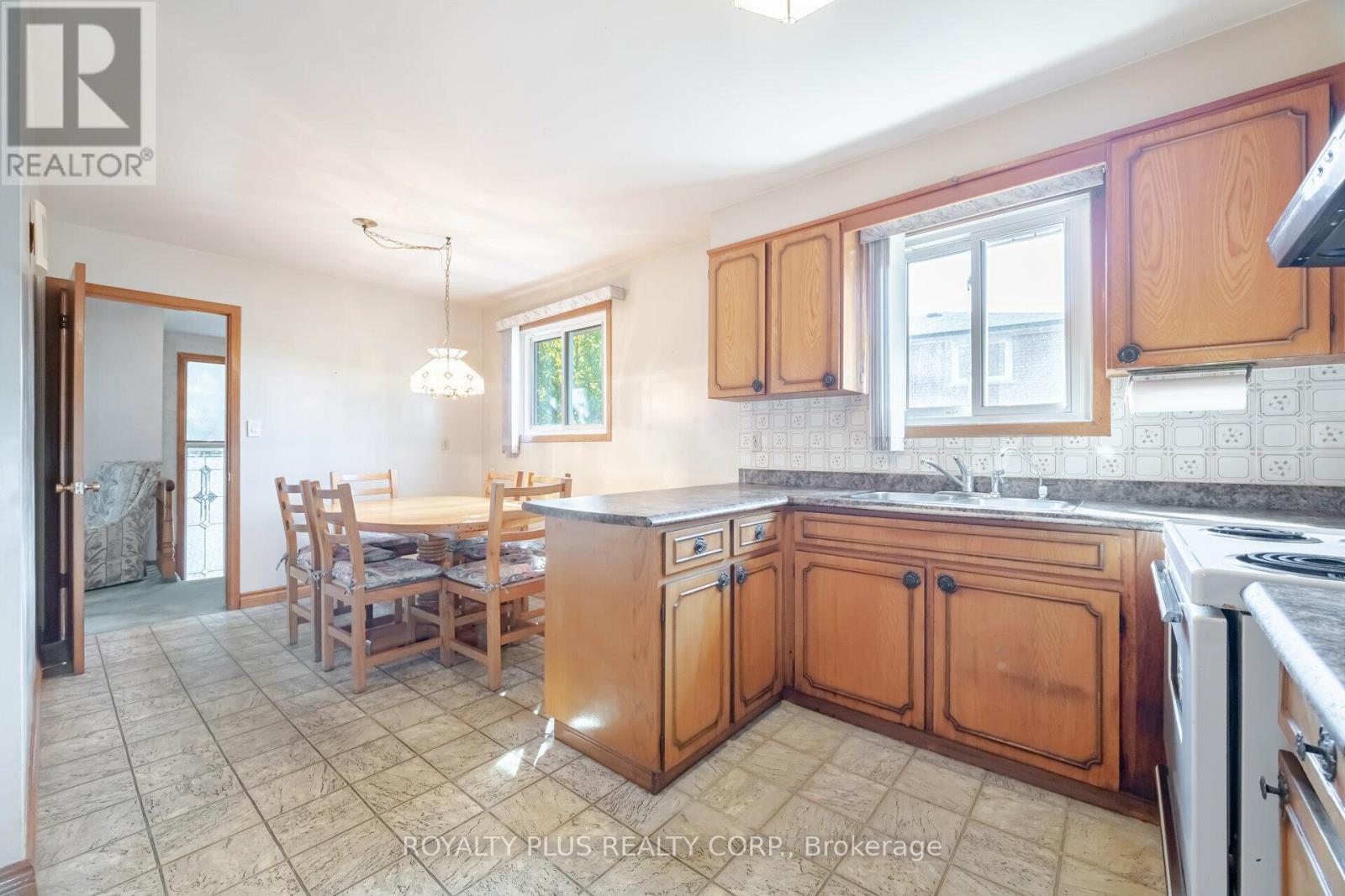 234 Grandravine Drive N, Toronto, Ontario  M3N 1H9 - Photo 14 - W9418643