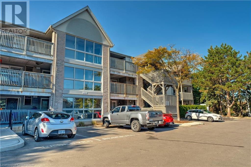 2040 Cleaver Avenue Unit# 104Burlington, Ontario  L7M 4C4 - Photo 1 - 40663721
