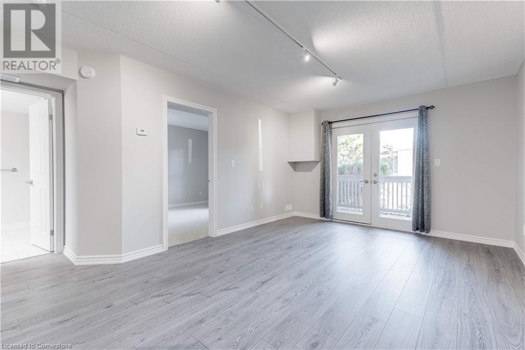 2040 Cleaver Avenue Unit# 104Burlington, Ontario  L7M 4C4 - Photo 11 - 40663721