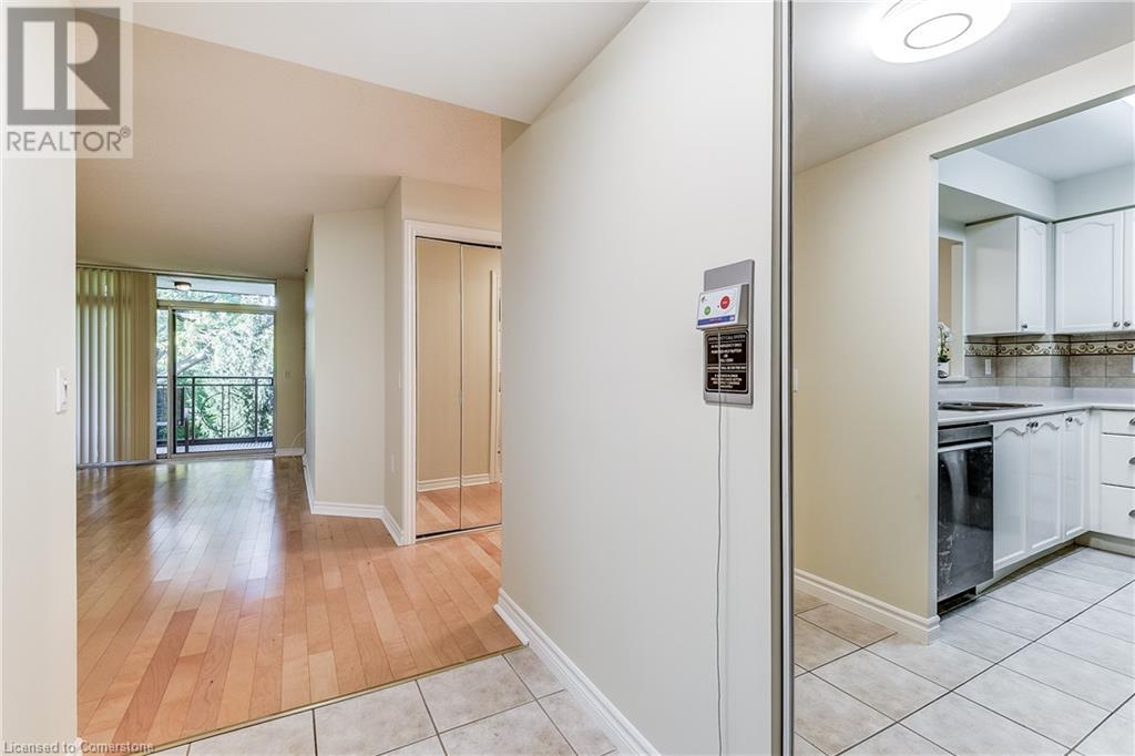 100 Burloak Drive Unit# 1310Burlington, Ontario  L7L 6P6 - Photo 4 - 40657412