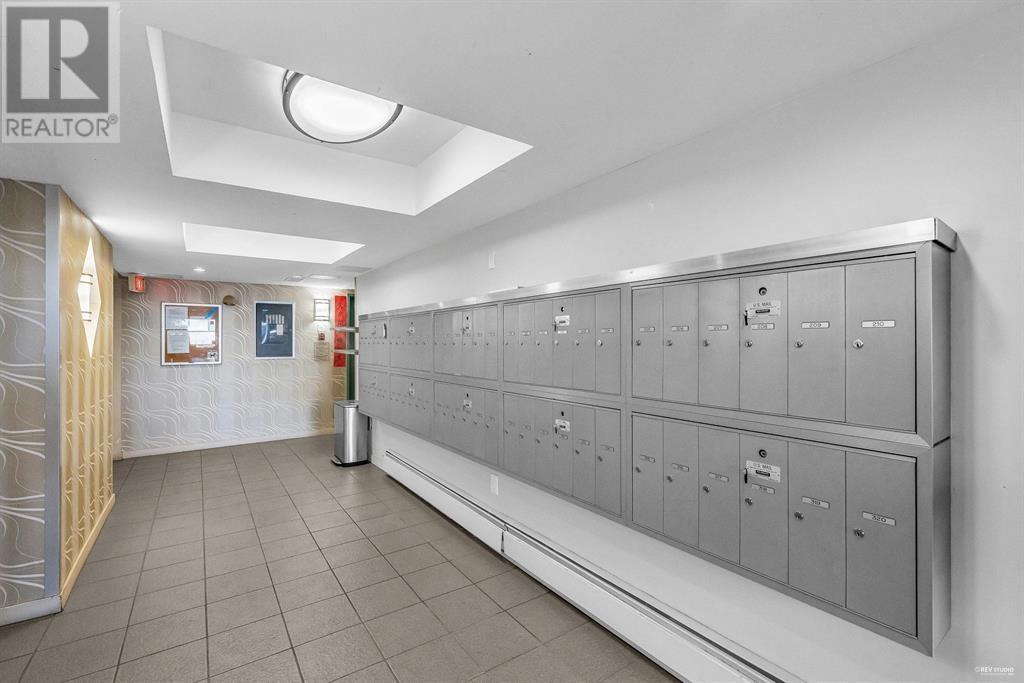 Listing Picture 16 of 18 : 106 830 E 7TH AVENUE, Vancouver / 溫哥華 - 魯藝地產 Yvonne Lu Group - MLS Medallion Club Member