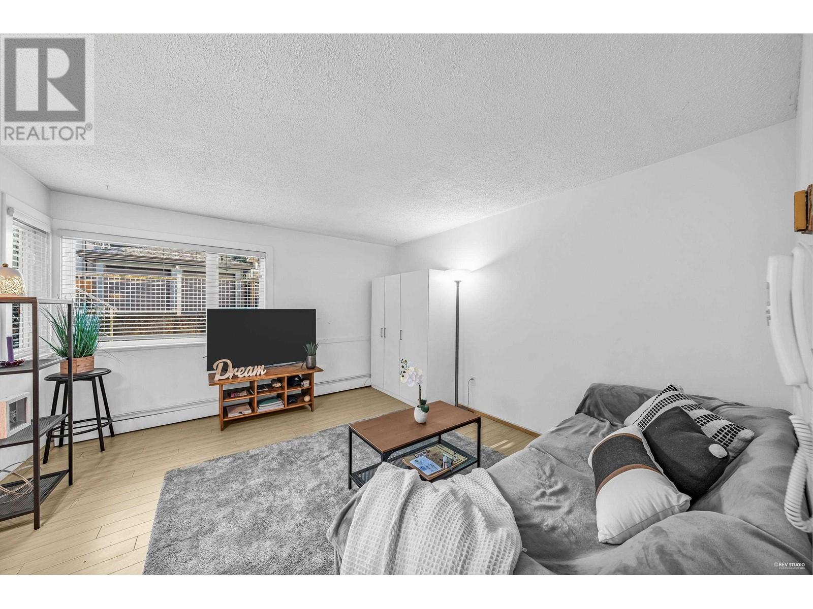 Listing Picture 3 of 18 : 106 830 E 7TH AVENUE, Vancouver / 溫哥華 - 魯藝地產 Yvonne Lu Group - MLS Medallion Club Member