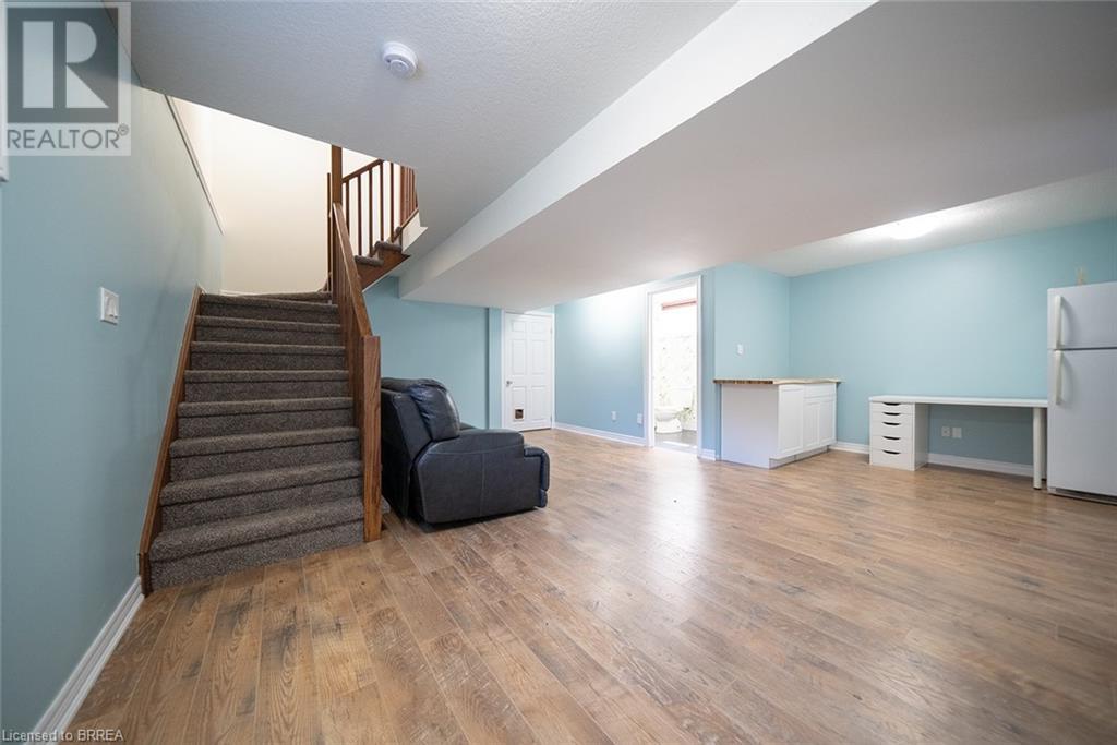 8 Oakes Court, Guelph, Ontario  N1E 0J6 - Photo 35 - 40666496