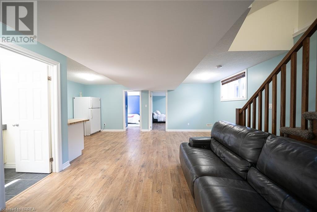 8 Oakes Court, Guelph, Ontario  N1E 0J6 - Photo 36 - 40666496